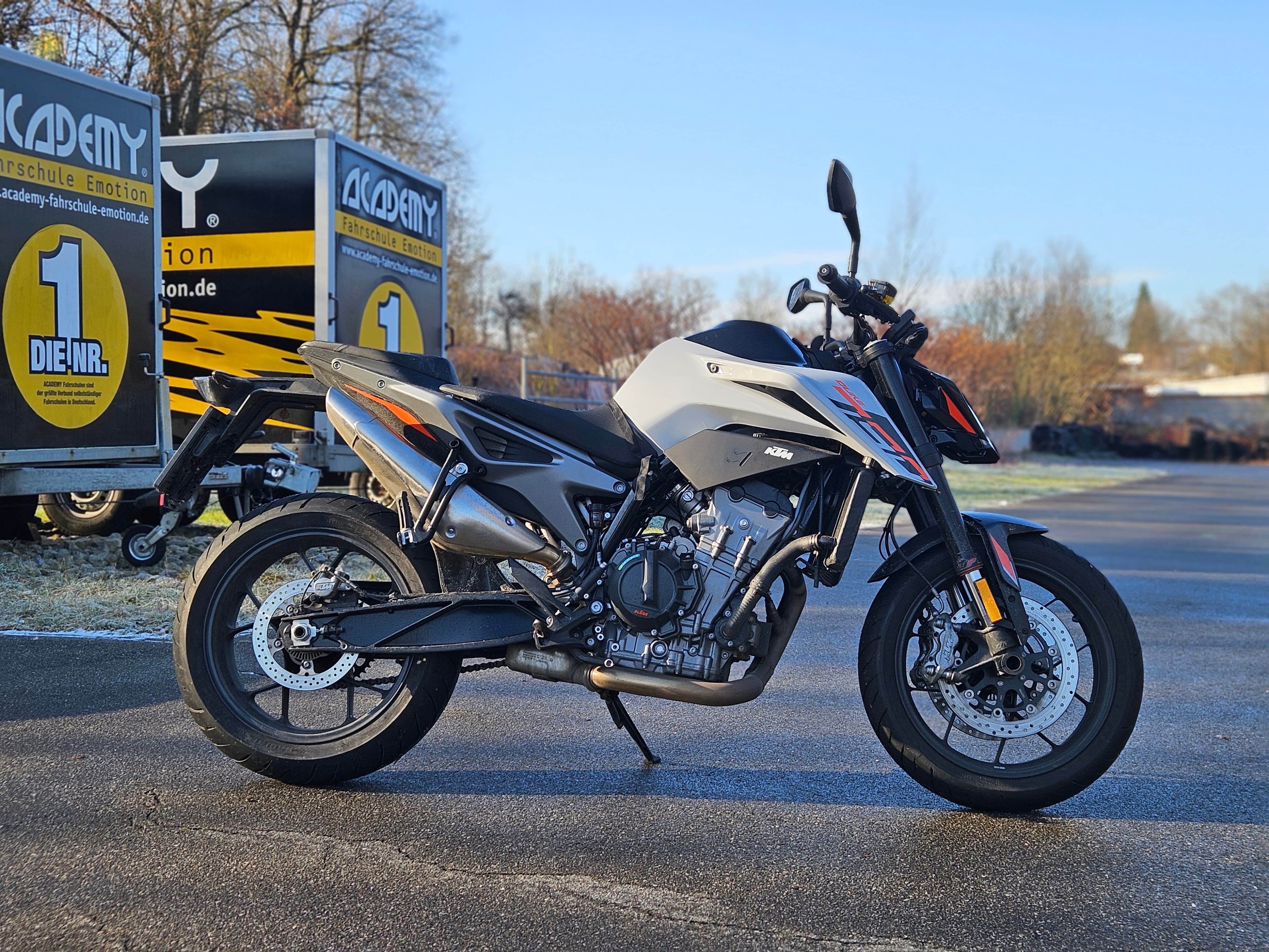 2 x KTM 790 Duke